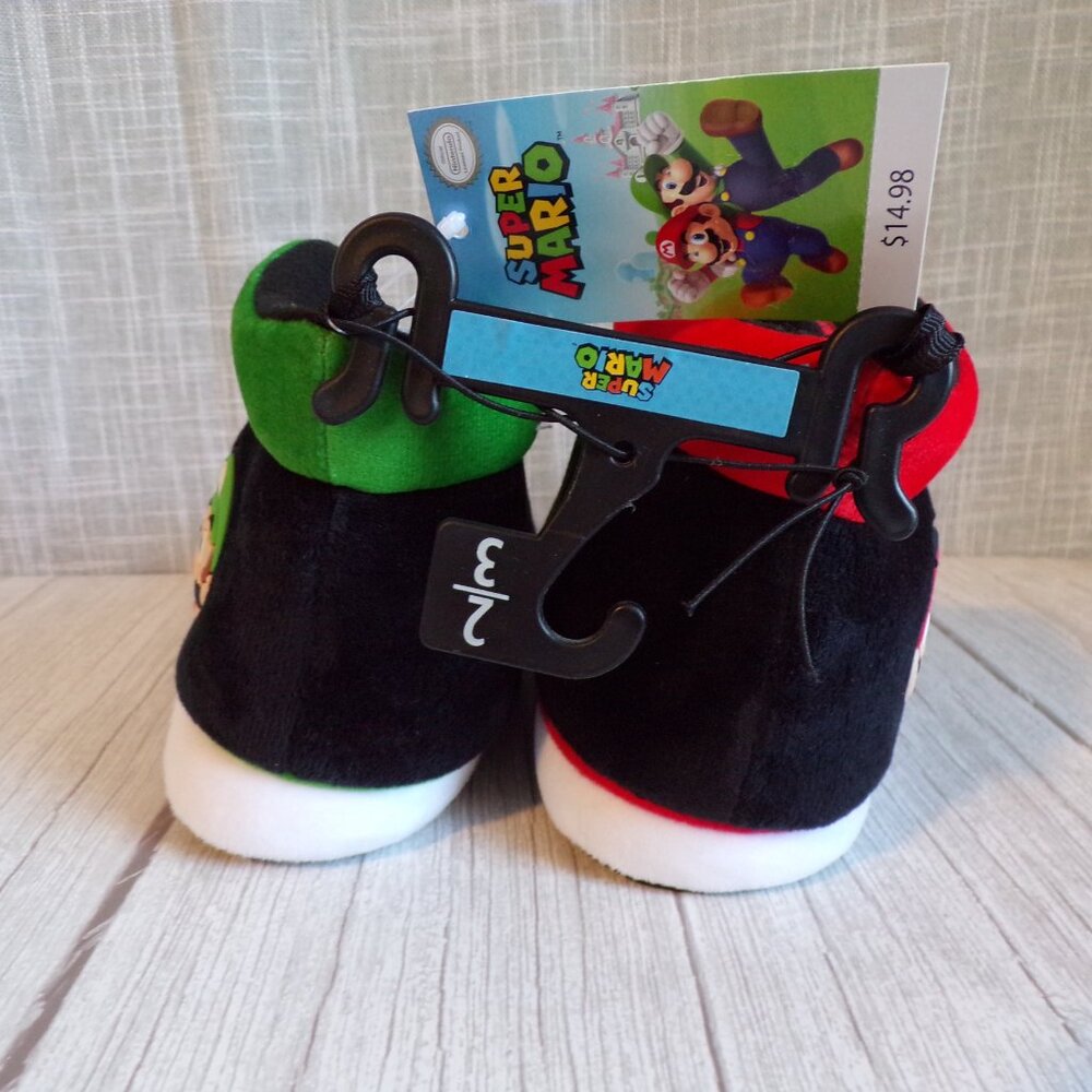 Super Mario Bros Mario & Luigi Character Slippers, Big Boys' Size 2/3 - Picture 5 of 6